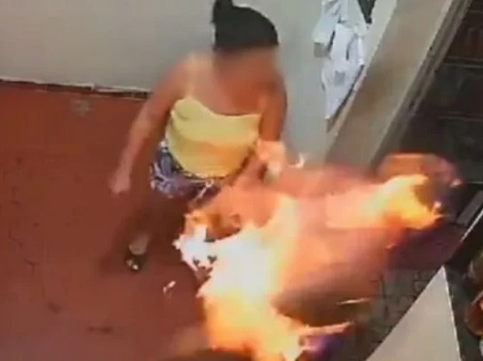 Mulher incendeia marido após ser agredida durante show em Rondônia | Foto: Reprodução/Extra de Rondônia