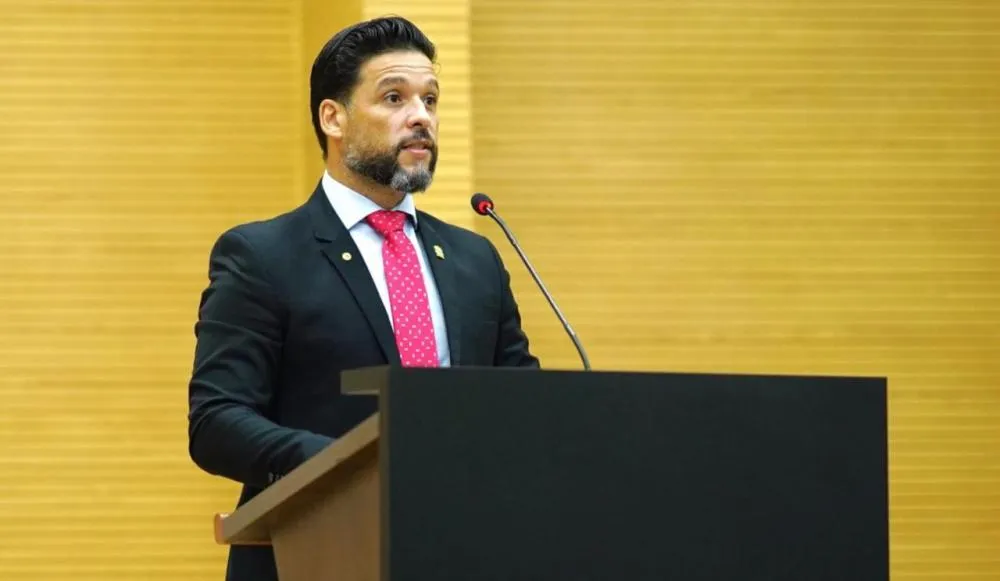 Projeto de Lei do deputado Camargo que proíbe músicas com contexto sexual nas escolas é sancionado pelo governador | Foto: Antonio Lucas/Alero