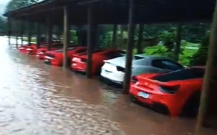 Vídeo mostra lâmina d'água atingindo cerca de sete carros de luxo em uma pousada na Serra (Foto: Reprodução)