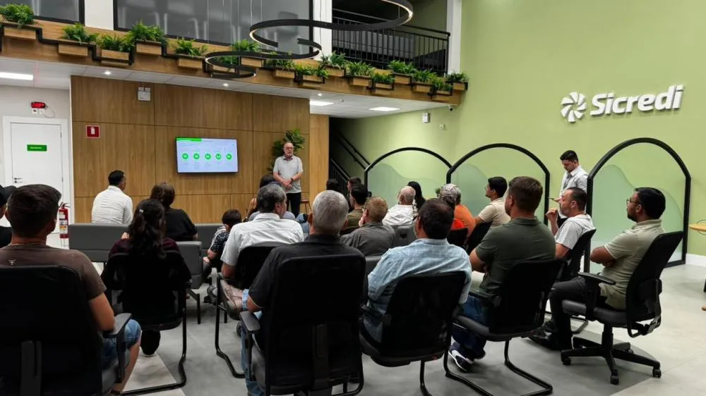 Presidente da Sicredi Univales MT/RO participa de encontro com associados em Buritis