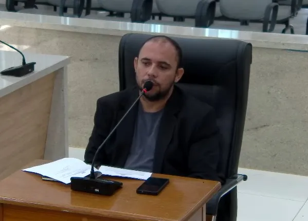 Vereador Renato Leitão é ouvido na Comissão Processante e responde a questionamentos