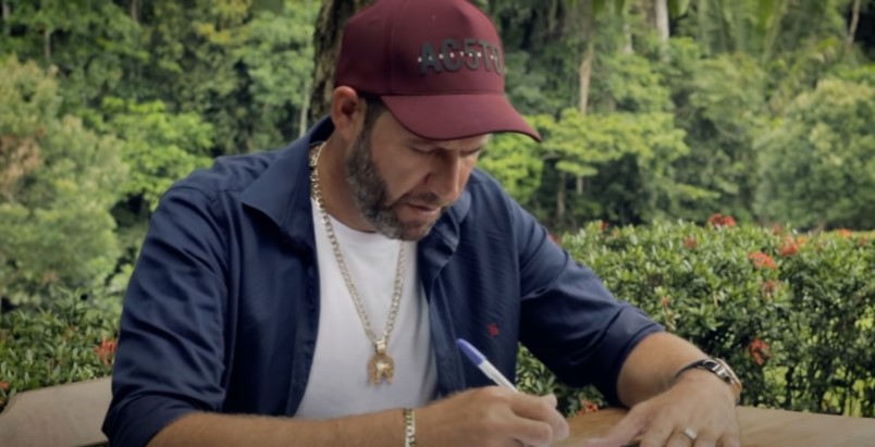 Reprodução - Clipe, Taças e vinho