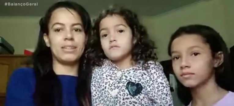 Menina de 7 anos viraliza após gravar vídeos fazendo tarefas domésticas - Balanço Geral