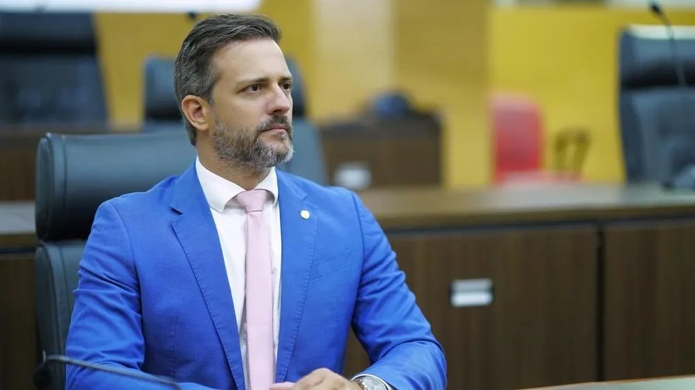 Deputado Lucas Torres propõe prazo para emissão de certidão de tempo de serviço de servidores estaduais