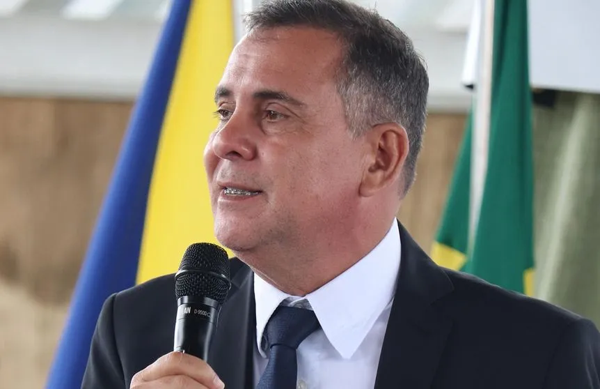 Prefeito se pronuncia sobre demandas da população quanto à poeira na cidade