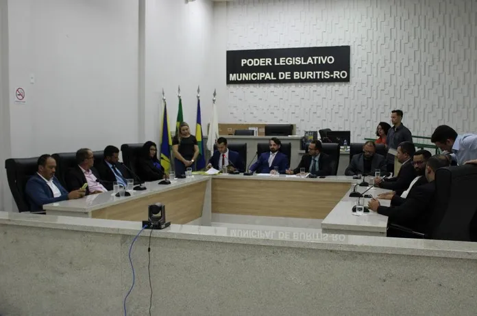 URGENTE: Câmara vota agora o futuro político de Ivan da Farmácia